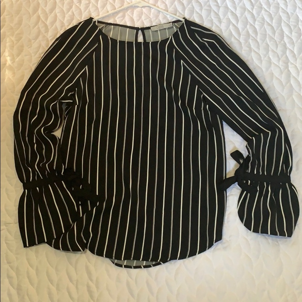 Black & White Stripped Bell Sleeve Tie Blouse - M